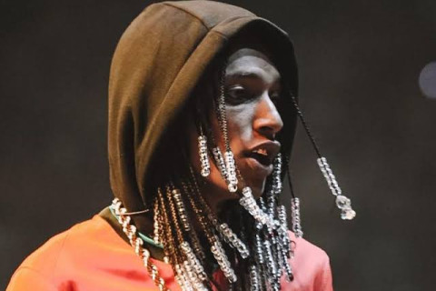 Lei Anti-Oruam avança no Brasil, mas rapper mantém agenda de shows