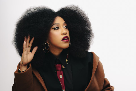 Clara Ribeiro transforma desilusões em afeto no single “Fuga”, com participação de Africanoise na produção musical.